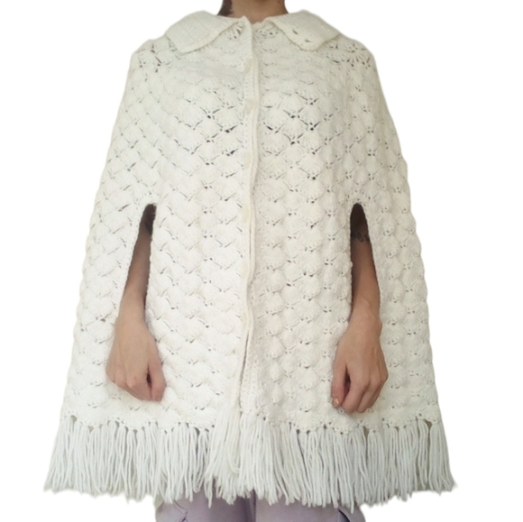 Vintage White Fringe Crochet Knit Boho Poncho One Size - Picture 2 of 4
